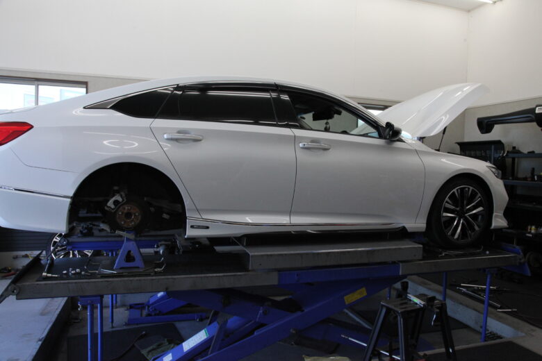 アコードハイブリッド CV3 1G締めと四輪アライメント