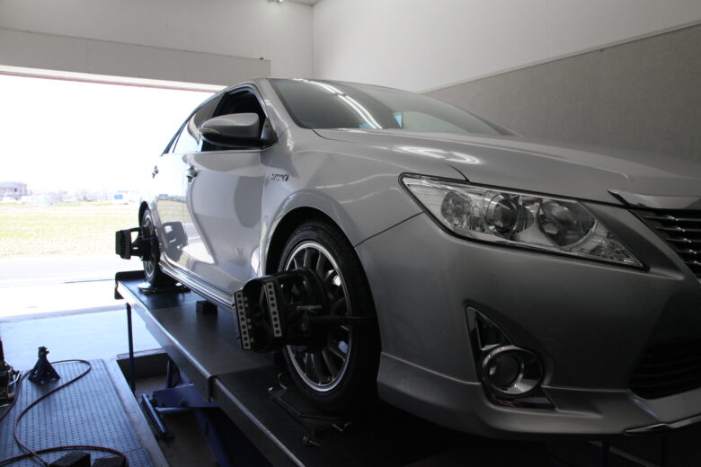 カムリ AVV70 四輪アライメント