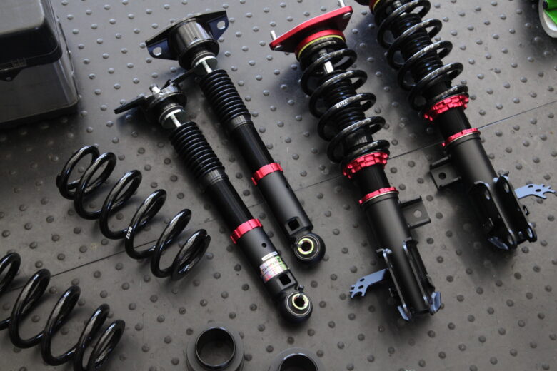 80ハリアー MXUA80 BLITZ DAMPER ZZ-R取り付けと四輪アライメント