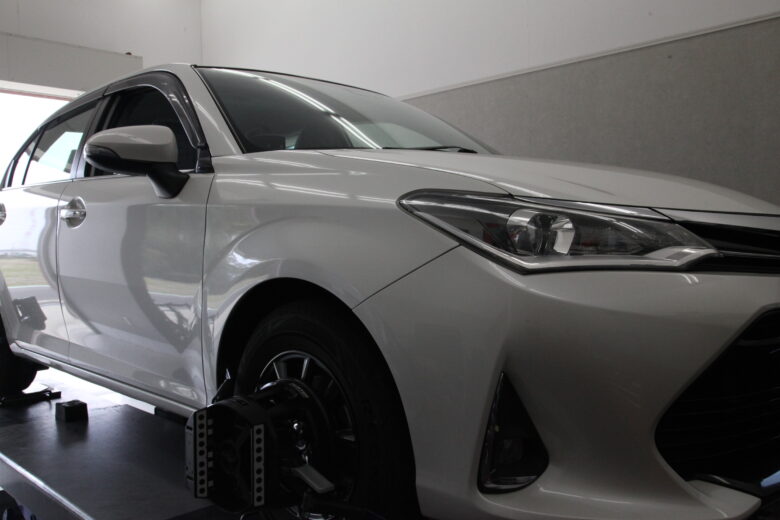 カローラアクシオ 四輪アライメント