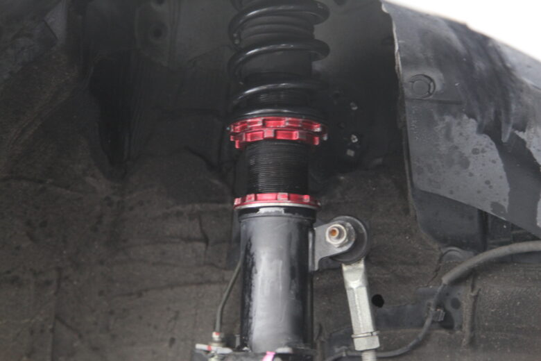 スイフト ブリッツ車高調車高調整と四輪アライメント