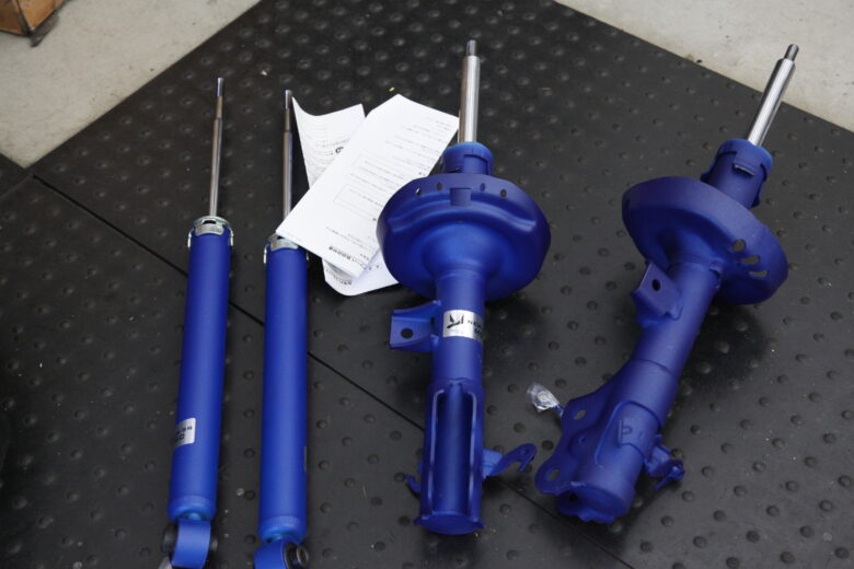 ステップワゴン RP4 KYB NEW SR MCショック取り付けと四輪アライメント