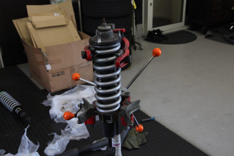 ハイラックス GUN125 JAOSスプリングti-wとGRショック取り付け