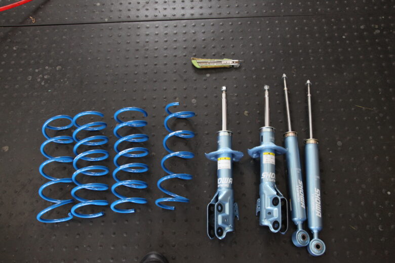 コペン LA400K ショーワコンフォートサスペンション取り付けと四輪アライメント