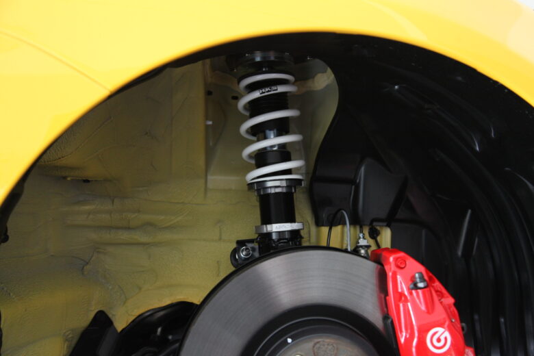 GR86 HKS車高調取り付けと四輪アライメント