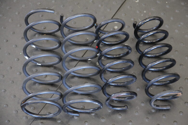 コペン L880Kリフトアップ ムーヴラテ L550S用のスプリング流用