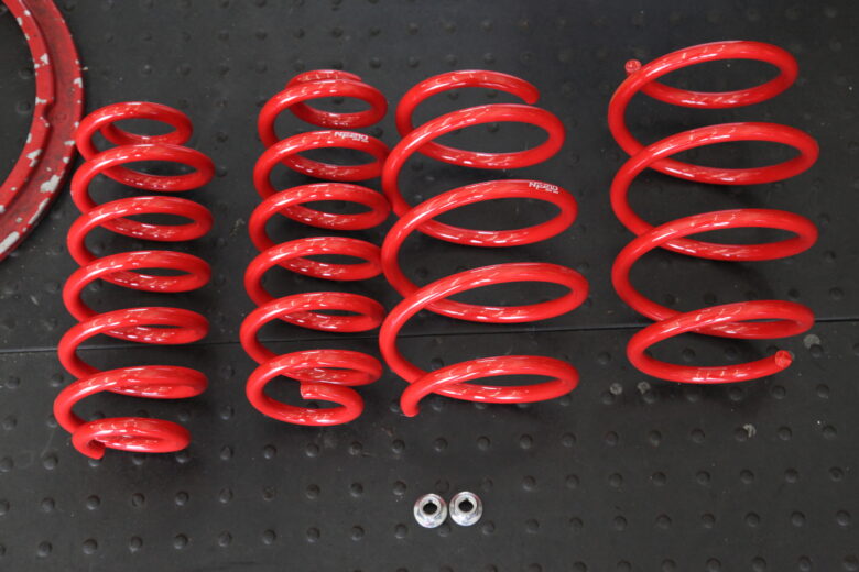 プリウス PHEV MXWH61 タナベ NF210取り付けと四輪アライメント