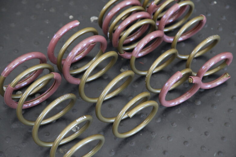 GR86 ZN8 TEIN ハイテク取り付けと四輪アライメント