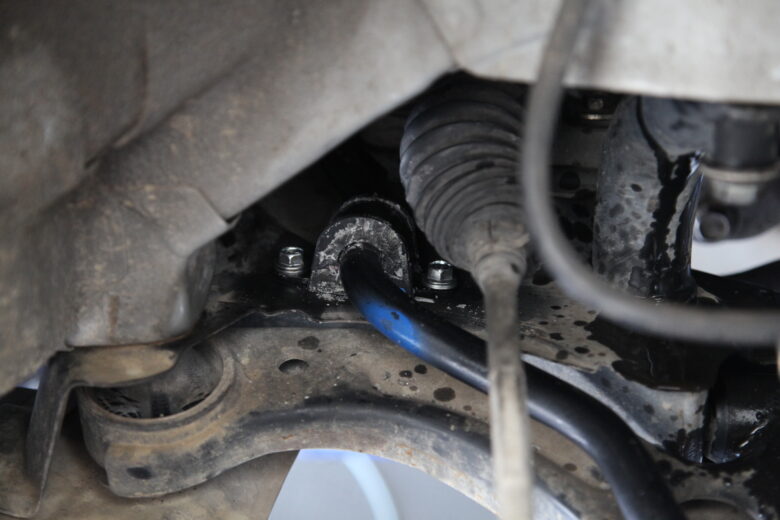 ミラ L285V スタビライザー取り付けとサスペンション交換 四輪アライメント