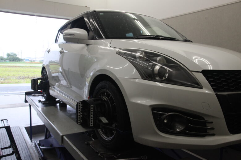スイフト ZC32S 1G締めと四輪アライメント