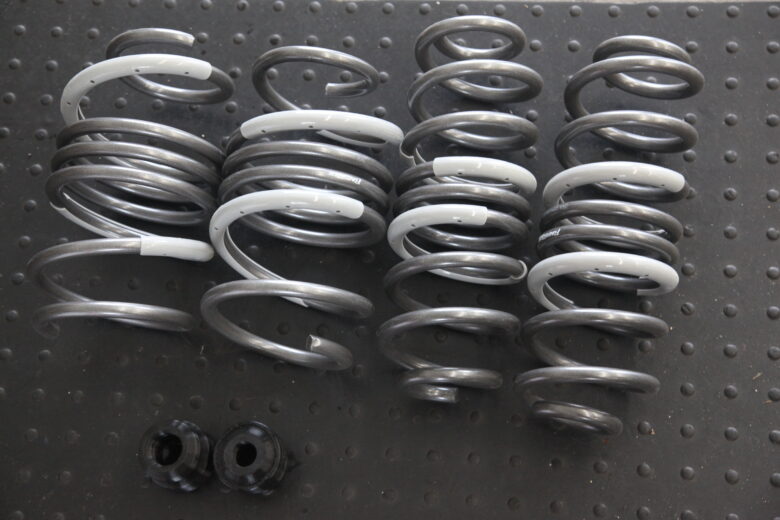 GRヤリス タナベ FUNTORIDE 取り付けと四輪アライメント