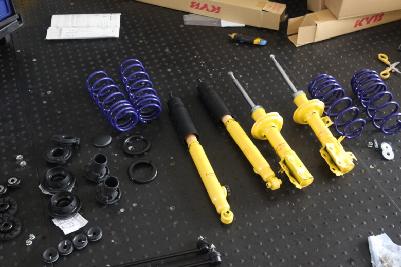 N-ONE JG1 KYBローファースポーツキット取り付けと四輪アライメント
