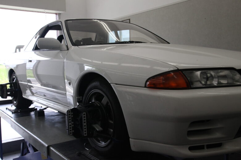 BNR32 GT-R 四輪アライメント