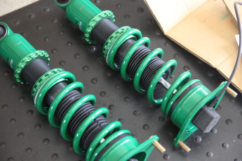 レヴォーグ VMG TEIN FLEX Z取り付け EDFC取り付け 四輪アライメント